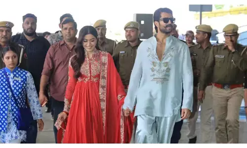 Vijay Devarakonda And Rashmika Seen In Airport After Marriage, Wave To Fans