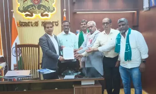 Activists Urge HD Kumaraswamy To Supply NMDC Ore To Revive KIOCL, VISL