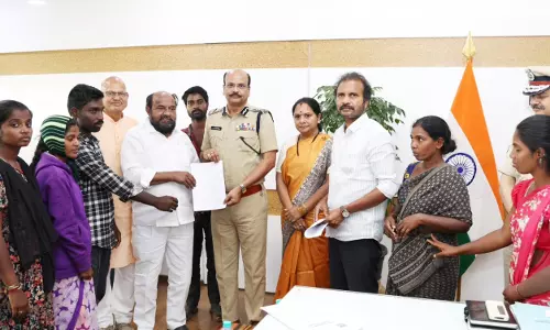 Kummera Incident: Kavitha, Leaders Meet DGP