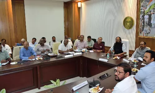 Gear Up For Phase-II Desilting of Reservoirs, Uttam Tells Officials Gear Up For Phase-II Desilting of Reservoirs, Uttam Tells Officials