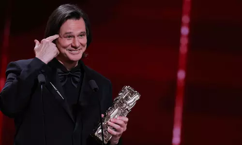 Jim Carrey Stuns at César Awards With Unrecognizable Appearance