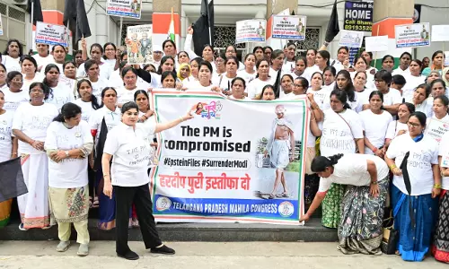 Mahila Congress Demands Puris Resignation Over Epstein Links
