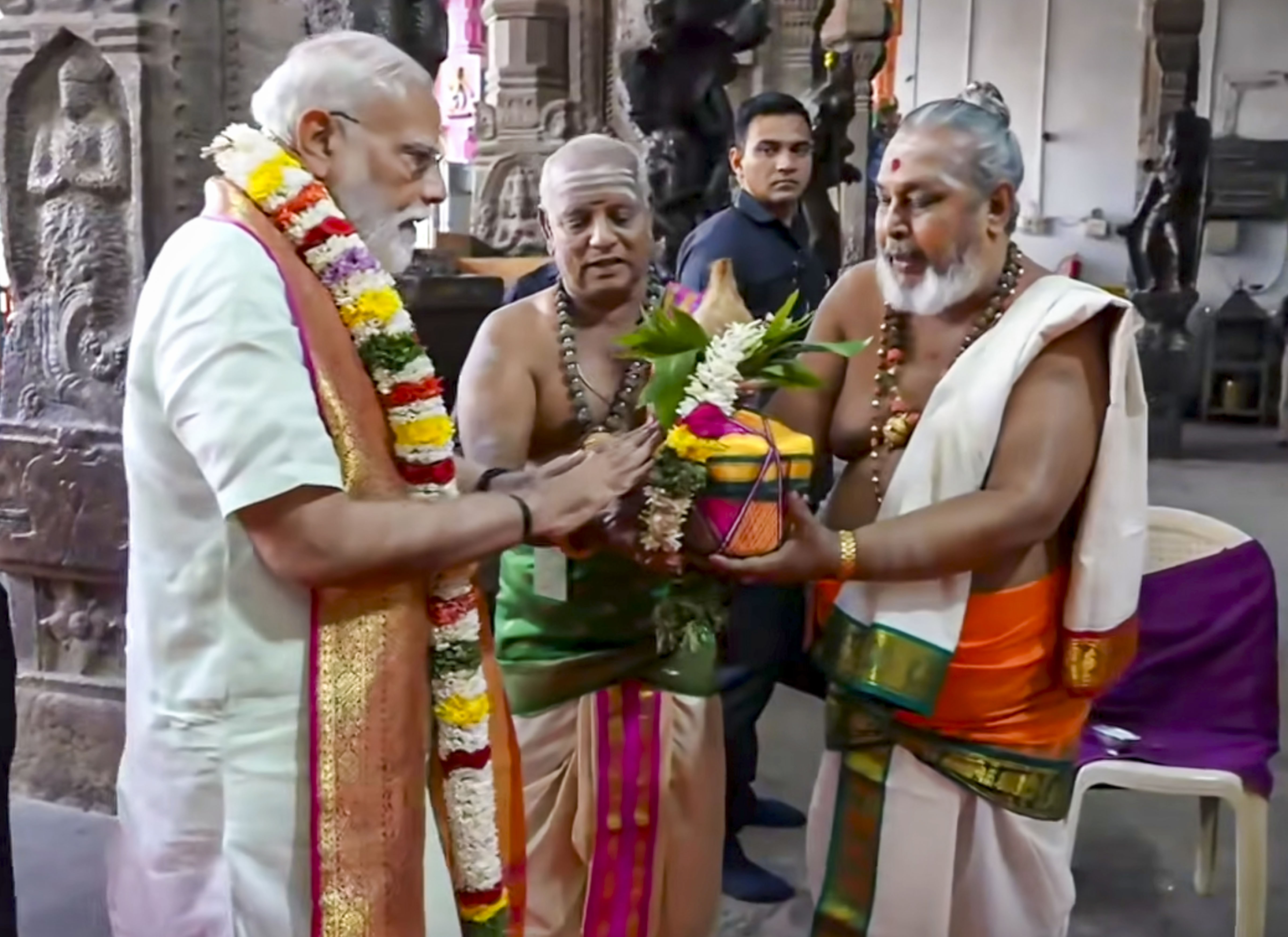 Modi's visit to the shrine follows a controversy last year over lighting of lamp on the \"deepathoon\" (pillar) on the hilltop with the matter reaching the court
