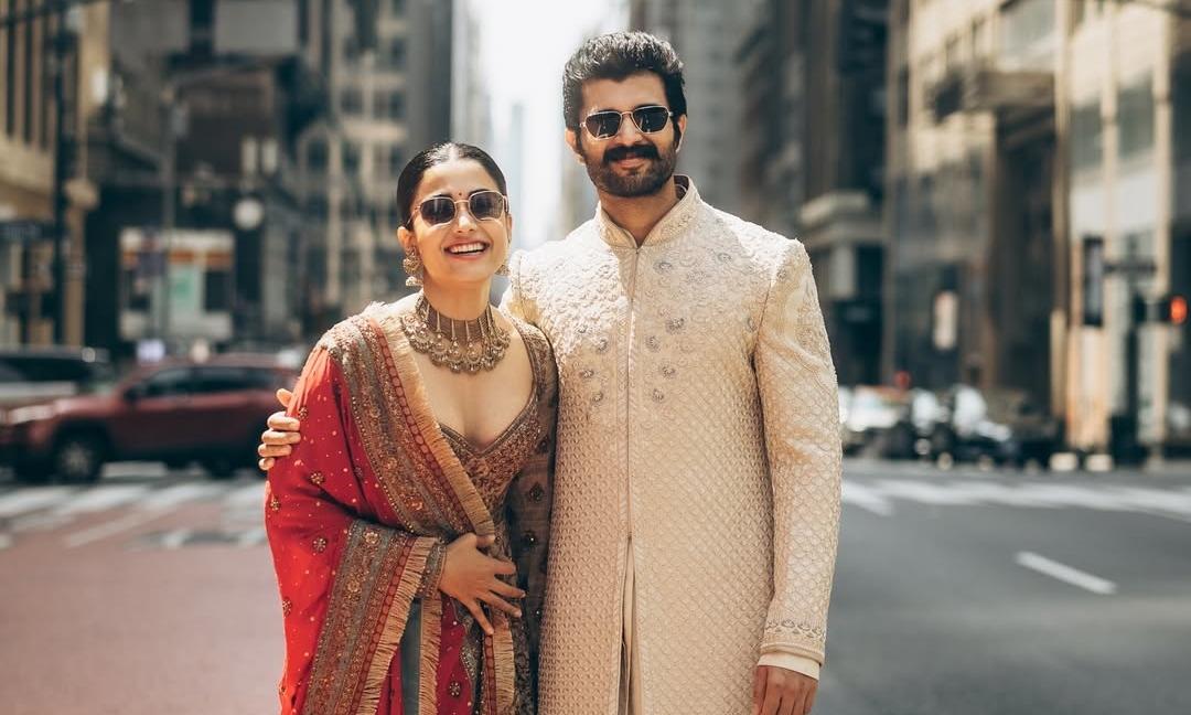 Vijay-Rashmika Share Their Joy With Fans