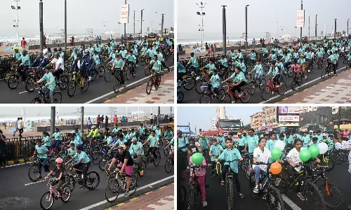 Over 800 Cyclists Take Part in Fit India Sunday at Vizag beach