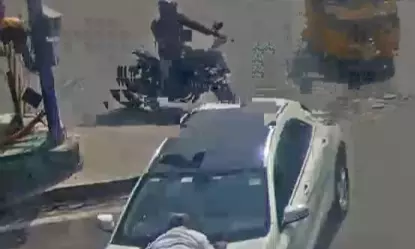 Drunk Driver Drags Cop On Bonnet