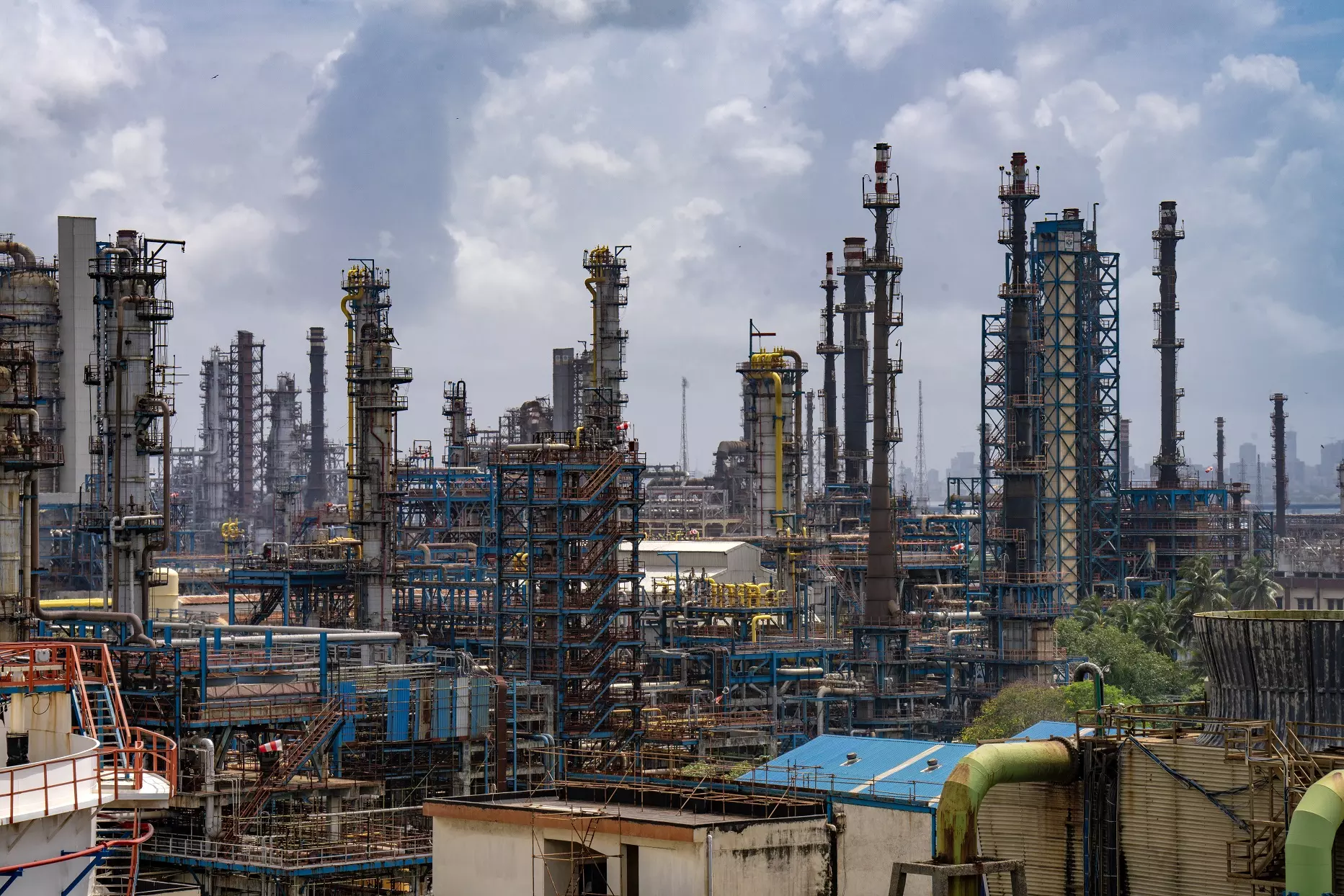 Indian Refiners Eye Russian Oil Again as Iran Crisis Hits Supply Indian Refiners Eye Russian Oil Again as Iran Crisis Hits Supply