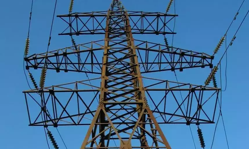 Man Climbs 200-Foot Tower In Maharashtra To Woo Back Wife Man Climbs 200-Foot Tower In Maharashtra To Woo Back Wife
