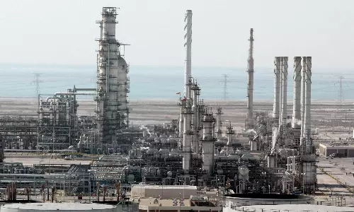 Iran Strikes Saudi Aramco Refinery at Ras Tanura, Escalating Gulf Oil Fears