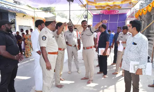 Grandeur, Devotional Fervour Marks Rathotsavam at Singarakonda Grandeur, Devotional Fervour Marks Rathotsavam at Singarakonda
