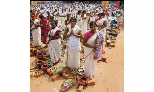 Thousands of Women Take Part in Attukal Pongala Festival in Kerala’s Capital