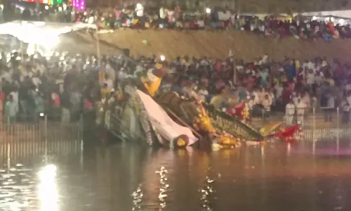 Float Tilts During Teppotsavam At Bitragunta; No Injuries