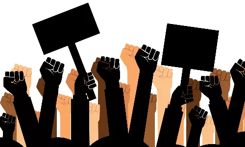 SHG Women Protest Over Land Compensation Near Kavali