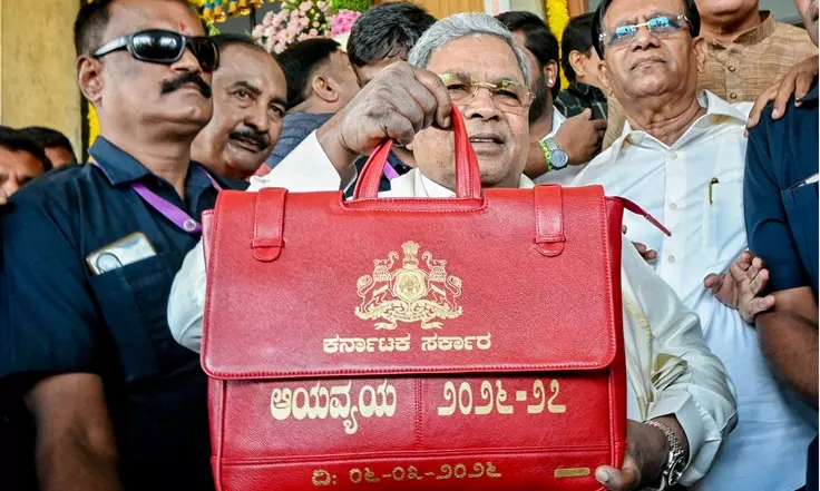 Siddaramaiah Presents His 17th Budget; Alleges Injustice by Centre