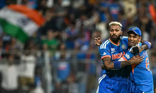 Suniel Shetty, Raveena Tandon, Kareena Kapoor Khan Celebrate Team Indias Win