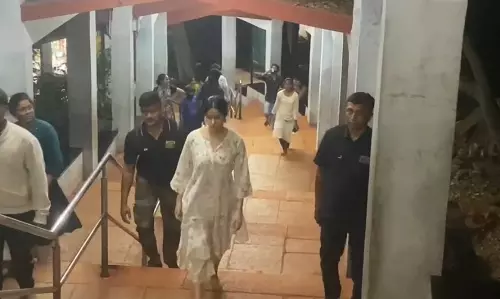 Janhvi Kapoor Visits Tirumala, Well Placed in Tollywood