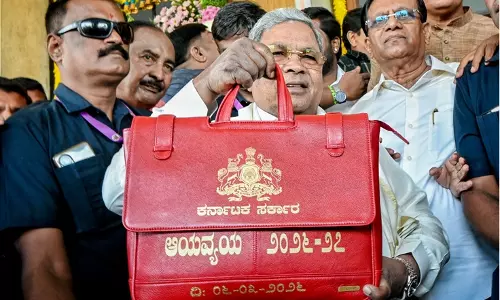 Siddaramaiah Presents His 17th Budget; Alleges Injustice by Centre