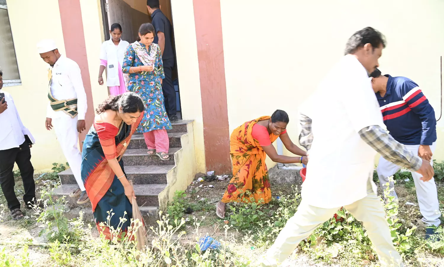 Collector Pulls Up Staff Over Poor Sanitation At PHC