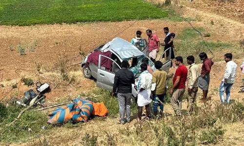 Kudligi: Bengaluru Couple Killed In Car Accident Kudligi: Bengaluru Couple Killed In Car Accident