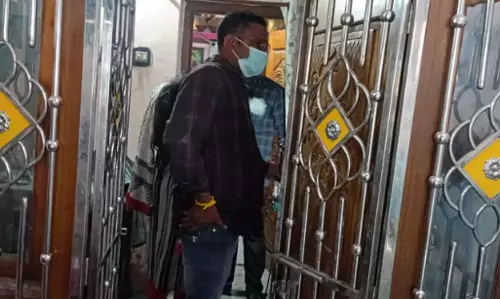 Major Burglary in Chodavaram: 65 Tolas of Gold, Cash Worth ₹1.5 Crore Stolen