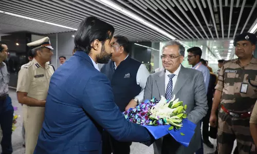 EC Full Bench Reaches Kolkata, To Meet Parties on Monday