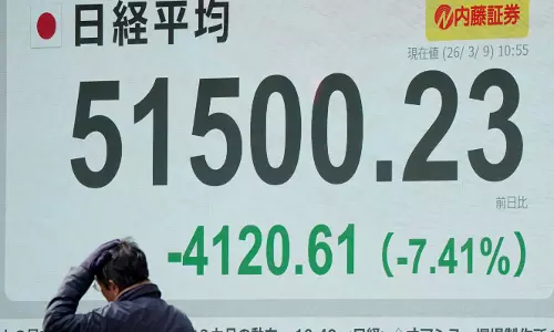 Asian Stocks Down Sharply as Oil Hits $100