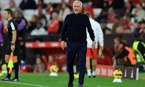Mourinho Sent Off Then Says He Was Targeted With “Traitor Slur After Spiky Benfica-Porto Match Mourinho Sent Off Then Says He Was Targeted With “Traitor Slur After Spiky Benfica-Porto Match