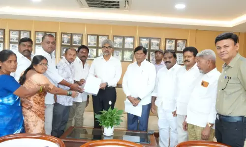 BRS Leaders Press for Kazipet Railway Division During Meet With SCR GM
