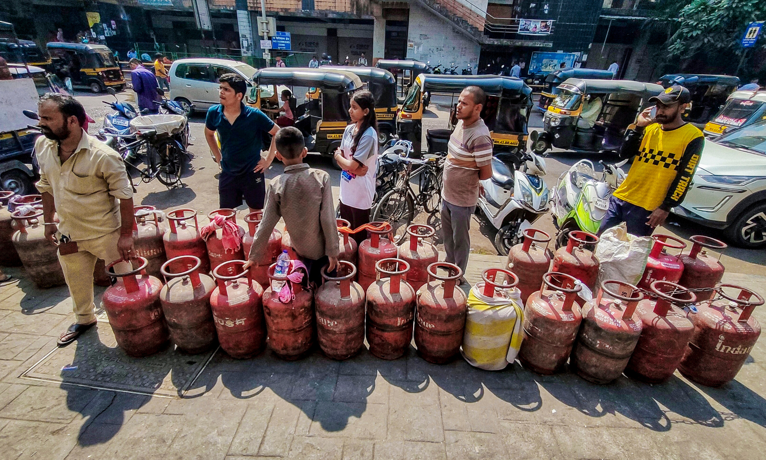 Commercial LPG Shortage: TN Hotels Warn of Only 1-2 Days of Stock Left