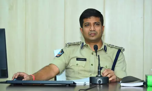 Kurnool SP Warns Devotees Against Travelling in Overloaded Vehicles