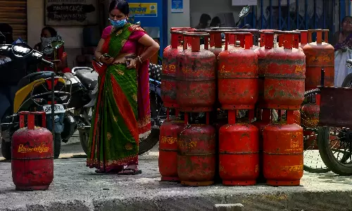 LPG Shortage May Force Half Of Mumbai’s Hotels, Restaurants To Shut