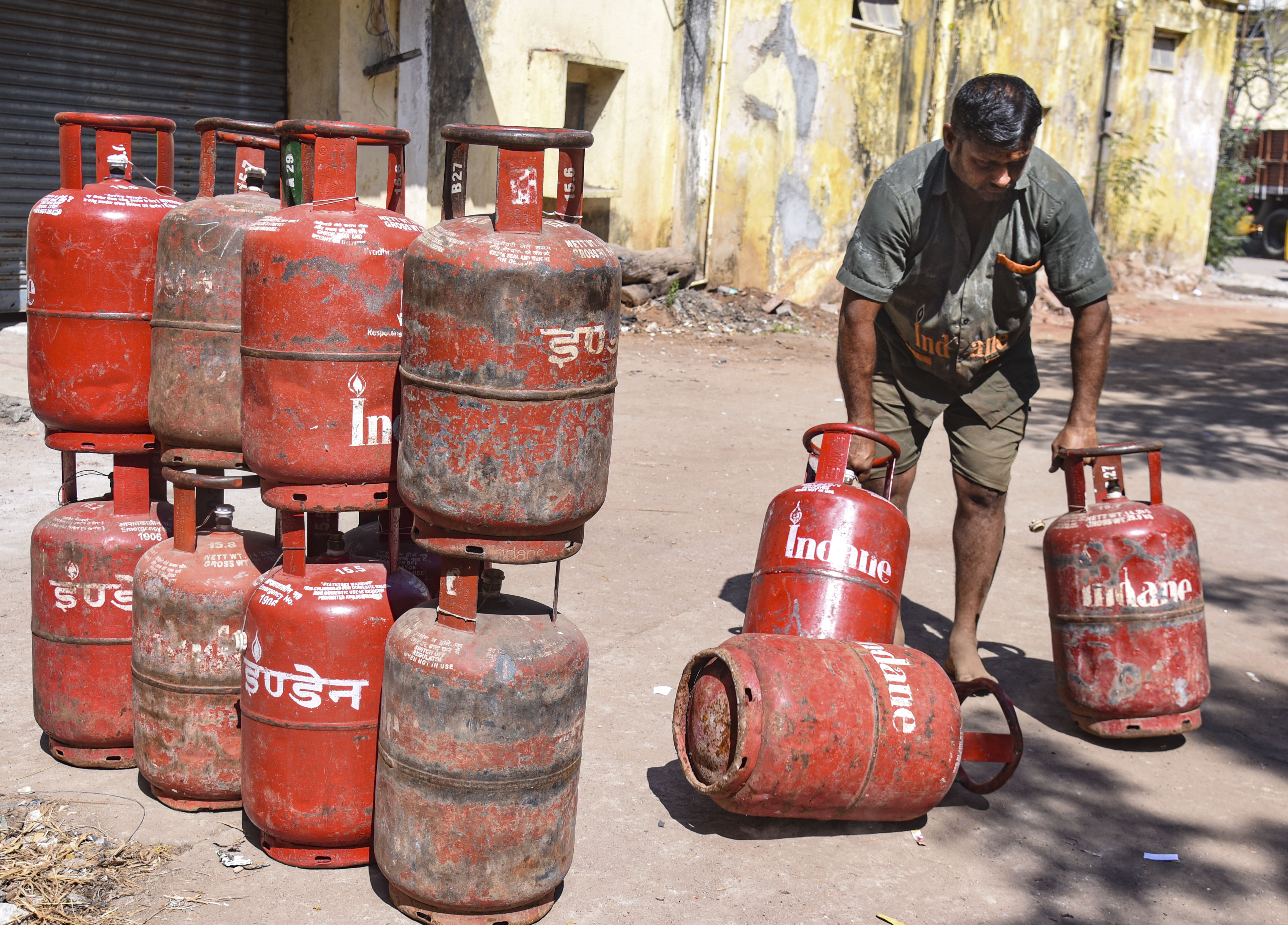 Congress to Protest Across State Against LPG Price Hike