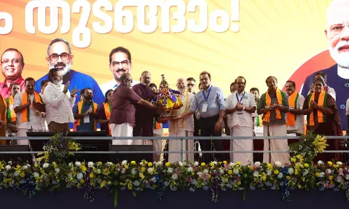 Modi Assures All Help to Indians Stranded in West Asia