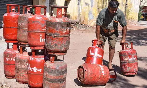 Congress to Protest Across State Against LPG Price Hike Congress to Protest Across State Against LPG Price Hike