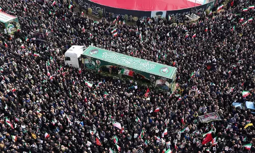 Stranded Telugu People Return From Bahrain Stranded Telugu People Return From Bahrain