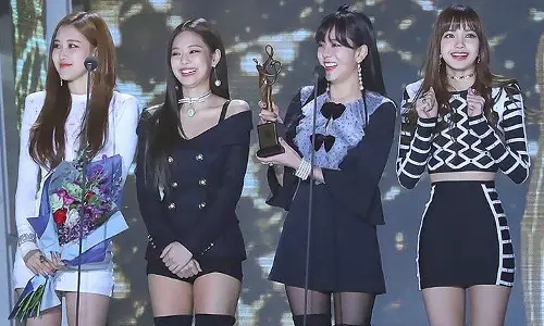 BLACKPINK Wins First Music Show Trophy for “GO”