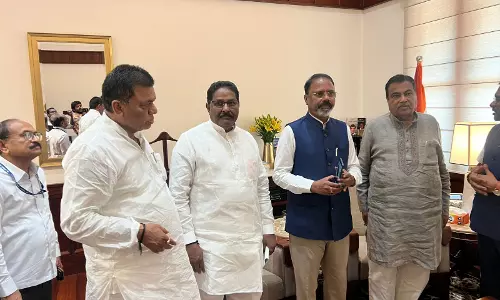 Mahabubabad MP Seeks ORRs, NH Clearances From Gadkari