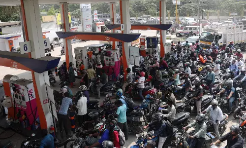 Chennai: Rumours Fuel Panic Buying of Petrol in Suburbs