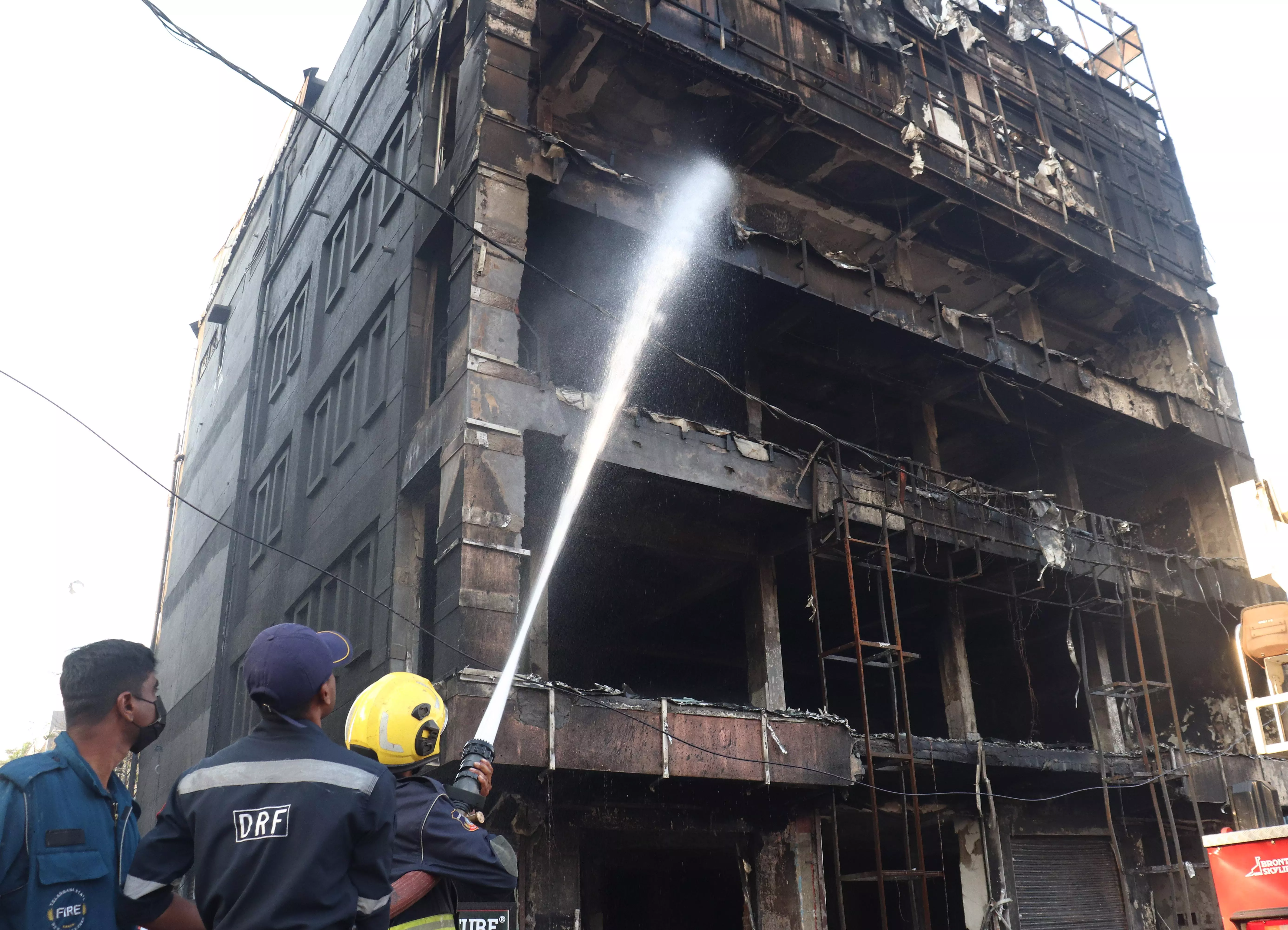 Major Fire Breaks Out in Furniture Shop at Chandanagar Major Fire Breaks Out in Furniture Shop at Chandanagar
