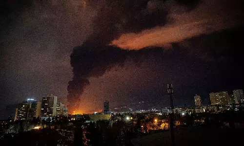 Oil Tops $100 as Iran Vows Continued Fight After 6,000 U.S. Airstrikes