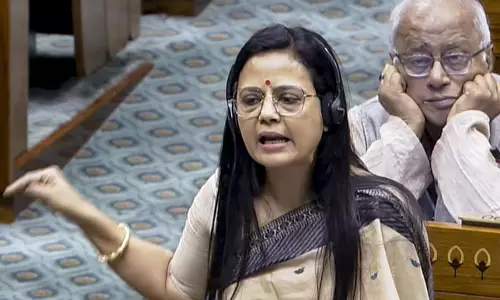 Cash-for-query case: SC Stays Delhi HC Order on Sanction for CBI to Try Moitra Cash-for-query case: SC Stays Delhi HC Order on Sanction for CBI to Try Moitra