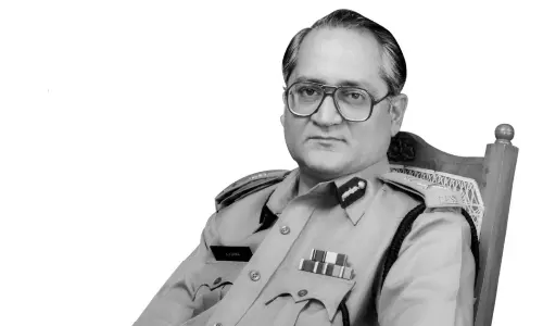 United AP Ex-DGP Dora Passes Away; Revanth Reddy, Naidu Condole