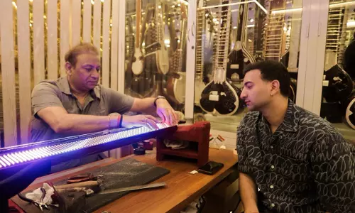 Rishab Rikhiram Sharma To Debut India’s First Next-Gen LED-Powered Electric Sitar
