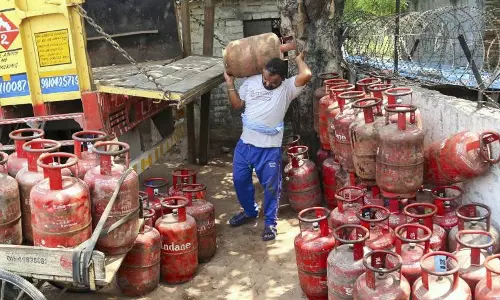 DMK-led Alliance Protest Against Centre On LPG Crisis