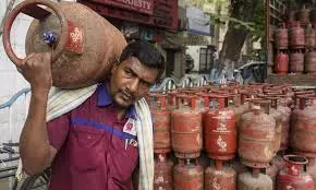 CM Taking Steps To Tide Over LPG Crisis CM Taking Steps To Tide Over LPG Crisis