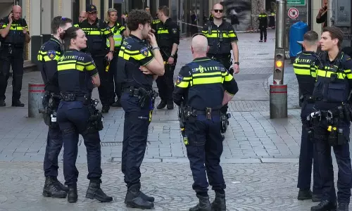 Explosion Damages Jewish School In Amsterdam