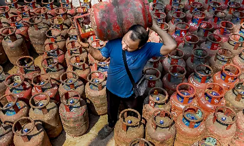 LPG Shortage Hits Eateries, Coal Prices Surge; Raids in UP and Karnataka