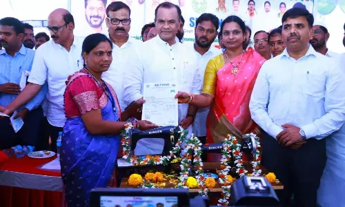 Minister Venkat Reddy Urges Women To Achieve Financial Self-Sufficiency With Government Schemes