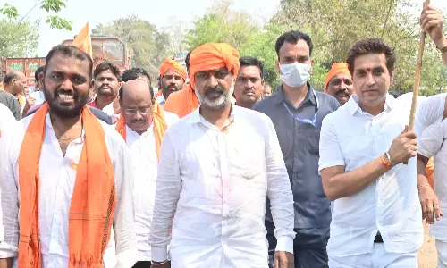 Bandi Completes 40 Km Anjanna Ashirvada Yatra To Kondagattu Amid Hot Weather Bandi Completes 40 Km Anjanna Ashirvada Yatra To Kondagattu Amid Hot Weather