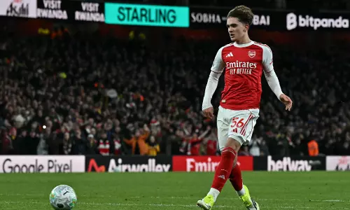 Dowman Makes History as Arsenal Strike Late, Man City Held by West Ham